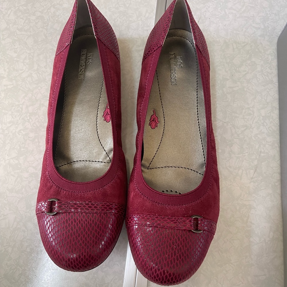 EUC Ros Hommerson Rosita Wine Suede - size 8.5W